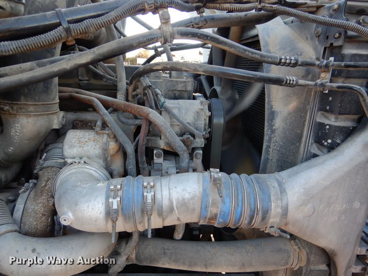 image for item DL2647 2005 Sterling AT9500  truck tractor