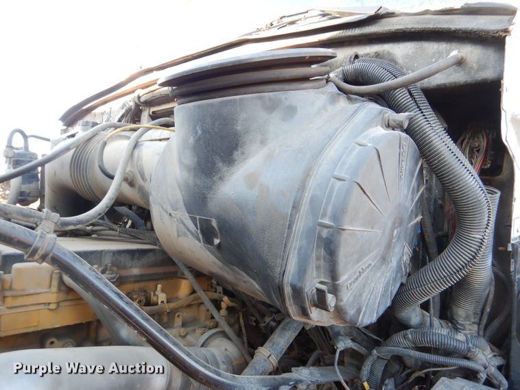 image for item DL2647 2005 Sterling AT9500  truck tractor