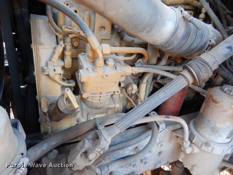 image for item DL2647 2005 Sterling AT9500  truck tractor