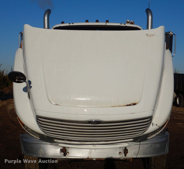 image for item DL2647 2005 Sterling AT9500  truck tractor