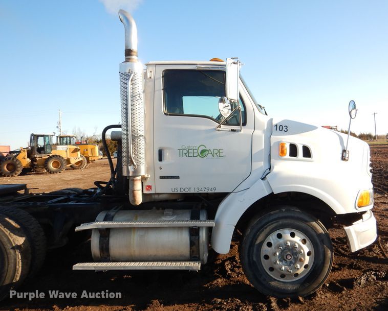 image for item DL2647 2005 Sterling AT9500  truck tractor