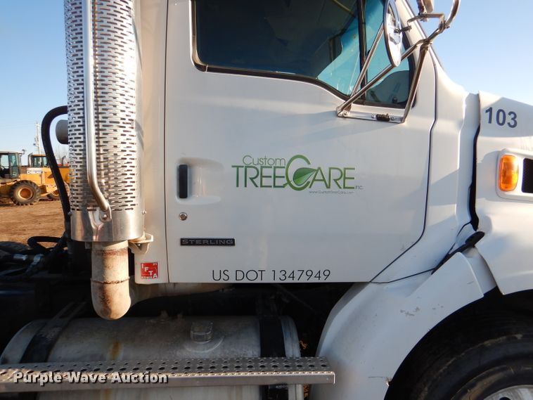 image for item DL2647 2005 Sterling AT9500  truck tractor