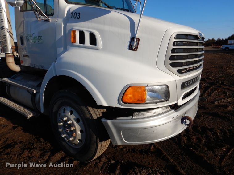 image for item DL2647 2005 Sterling AT9500  truck tractor