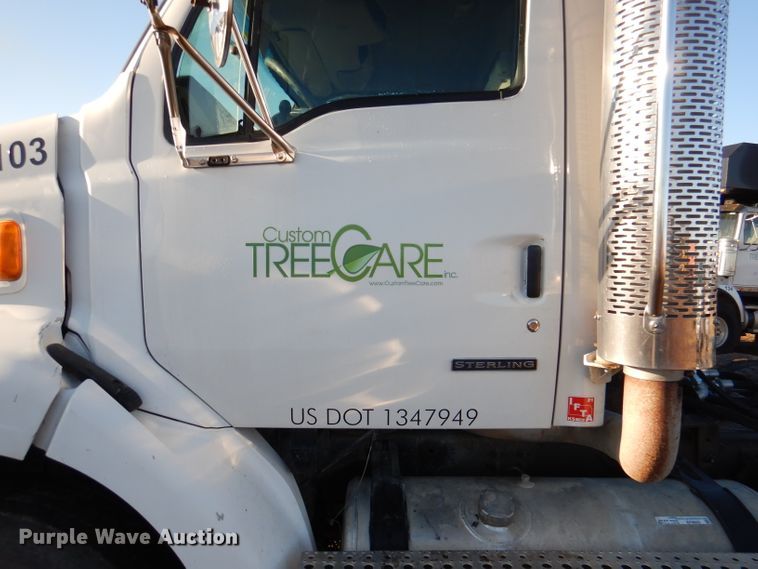 image for item DL2647 2005 Sterling AT9500  truck tractor