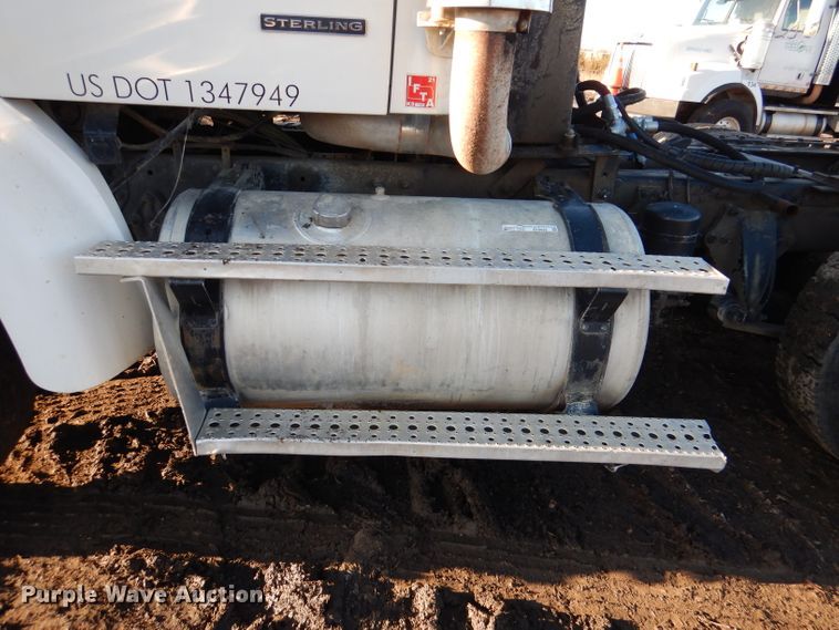 image for item DL2647 2005 Sterling AT9500  truck tractor