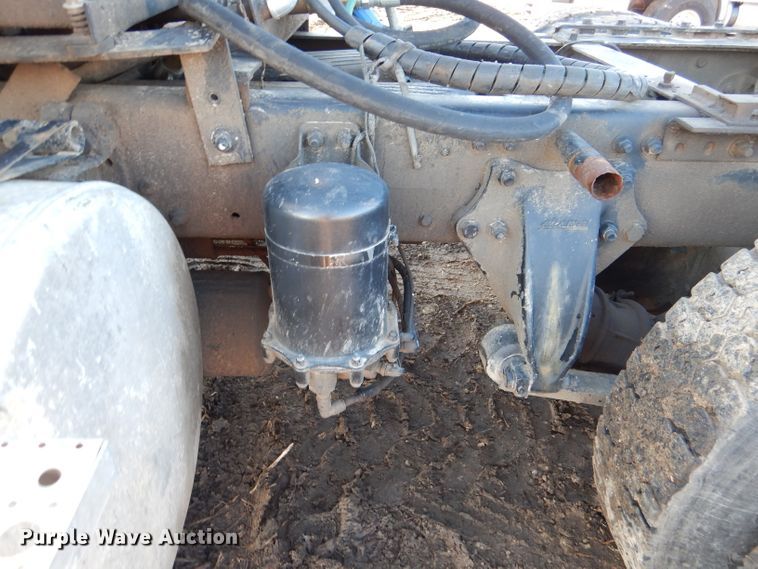 image for item DL2647 2005 Sterling AT9500  truck tractor