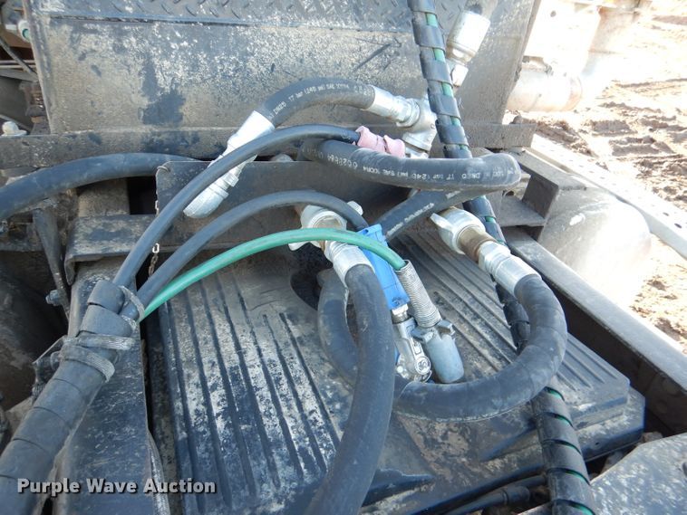 image for item DL2647 2005 Sterling AT9500  truck tractor