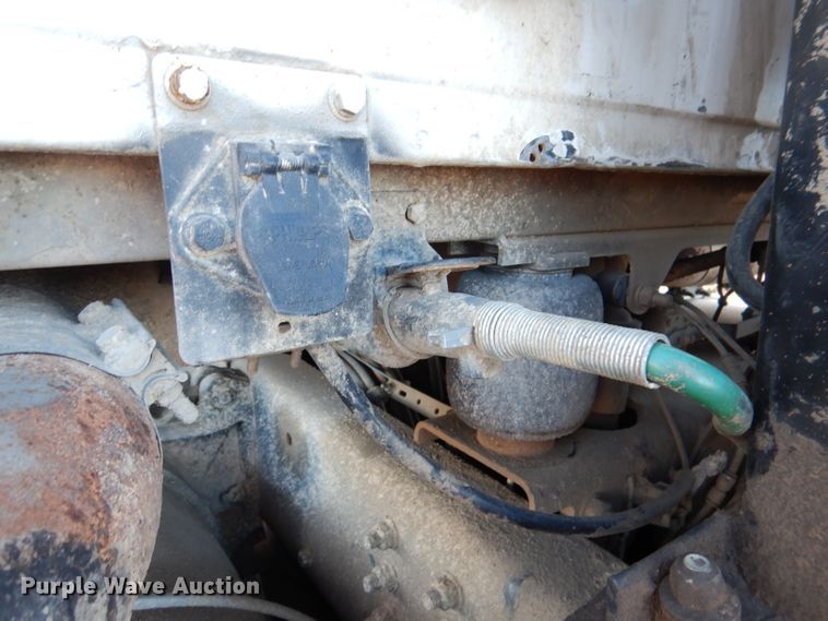 image for item DL2647 2005 Sterling AT9500  truck tractor