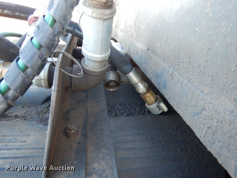 image for item DL2647 2005 Sterling AT9500  truck tractor