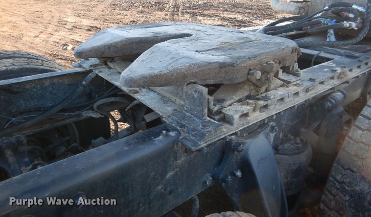 image for item DL2647 2005 Sterling AT9500  truck tractor