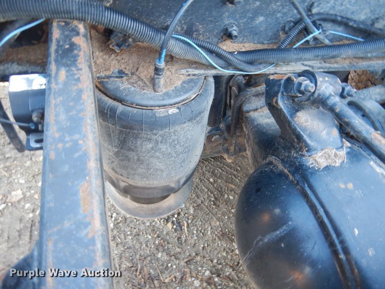 image for item DL2647 2005 Sterling AT9500  truck tractor