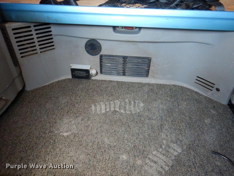 image for item DL2761 2015 Peterbilt 579  semi truck