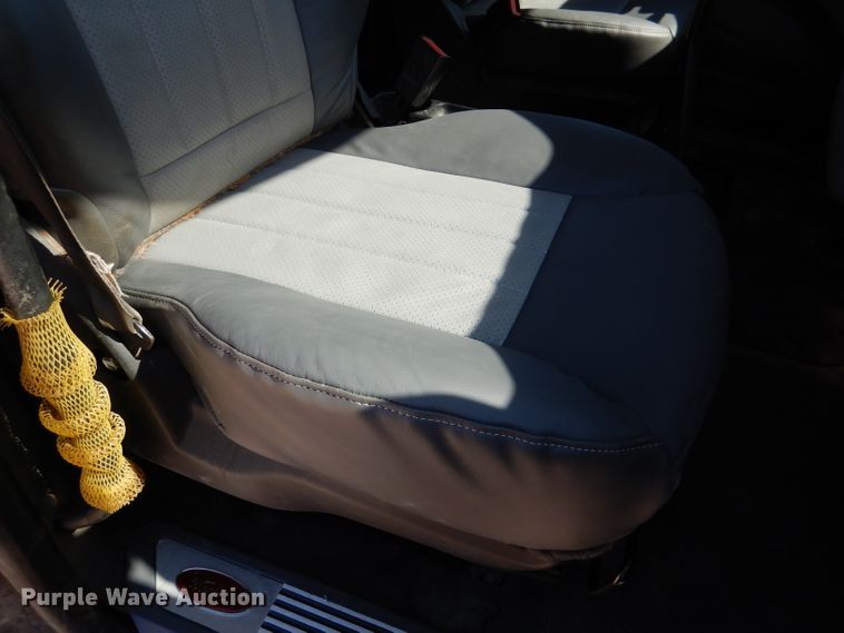 image for item DL2761 2015 Peterbilt 579  semi truck