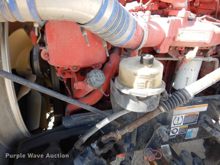 image for item DL2761 2015 Peterbilt 579  semi truck