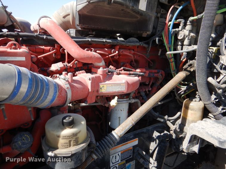 image for item DL2761 2015 Peterbilt 579  semi truck