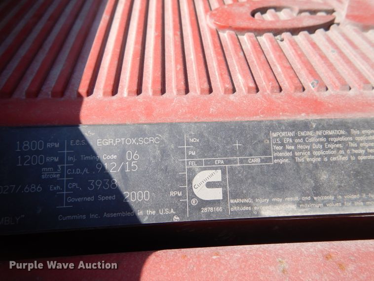 image for item DL2761 2015 Peterbilt 579  semi truck