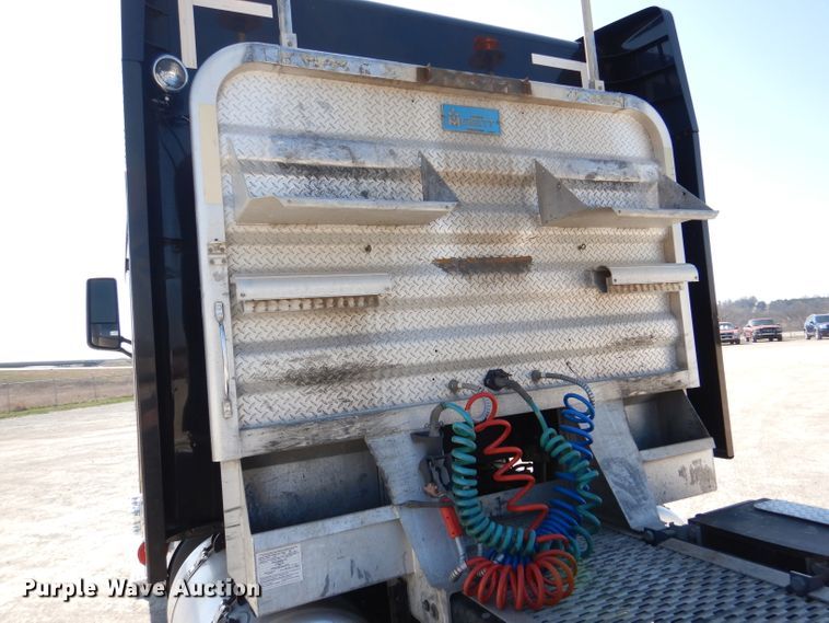 image for item DL2761 2015 Peterbilt 579  semi truck