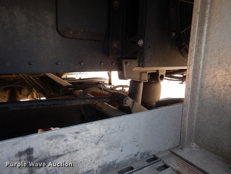 image for item DL2761 2015 Peterbilt 579  semi truck