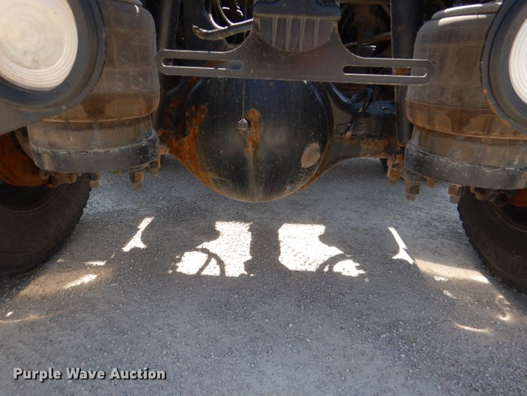 image for item DL2761 2015 Peterbilt 579  semi truck