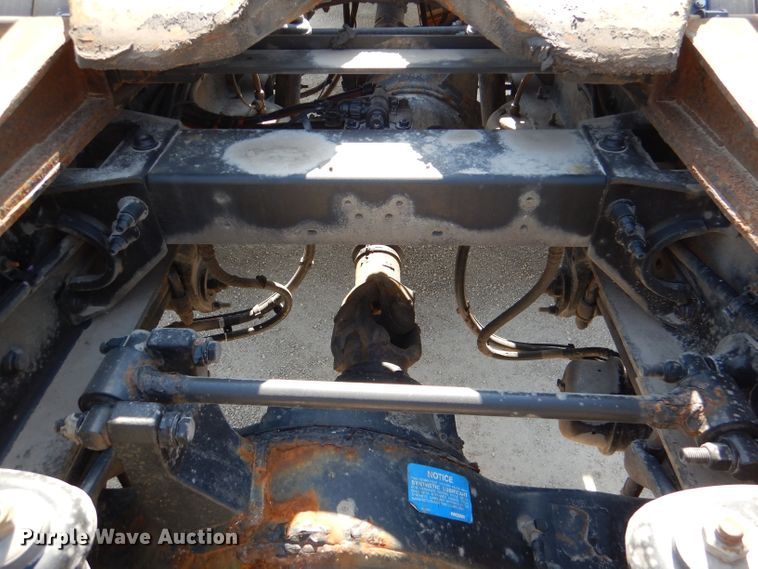 image for item DL2761 2015 Peterbilt 579  semi truck