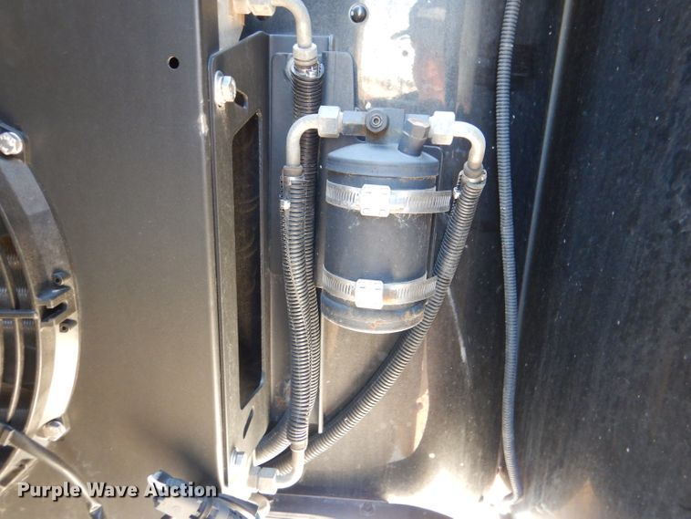 image for item DL2761 2015 Peterbilt 579  semi truck