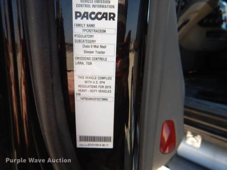 image for item DL2761 2015 Peterbilt 579  semi truck