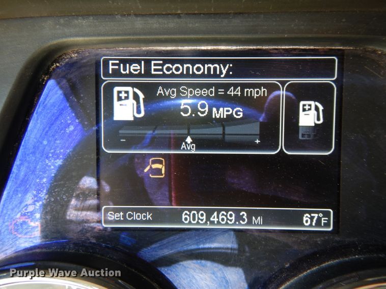 image for item DL2762 2015 Peterbilt 579  semi truck