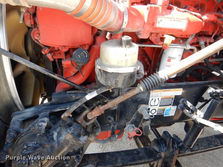 image for item DL2762 2015 Peterbilt 579  semi truck