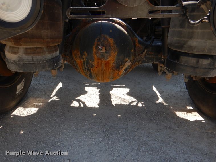 image for item DL2762 2015 Peterbilt 579  semi truck