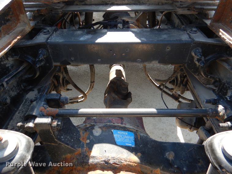 image for item DL2762 2015 Peterbilt 579  semi truck