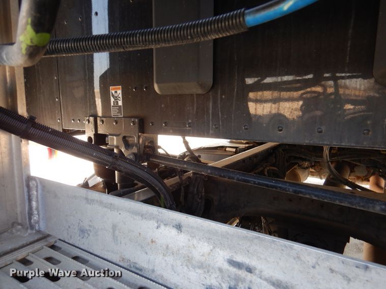 image for item DL2762 2015 Peterbilt 579  semi truck