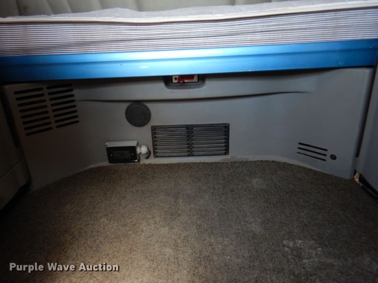 image for item DL2763 2015 Peterbilt 579  semi truck