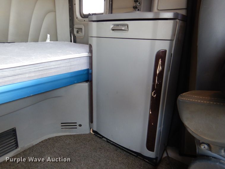 image for item DL2763 2015 Peterbilt 579  semi truck