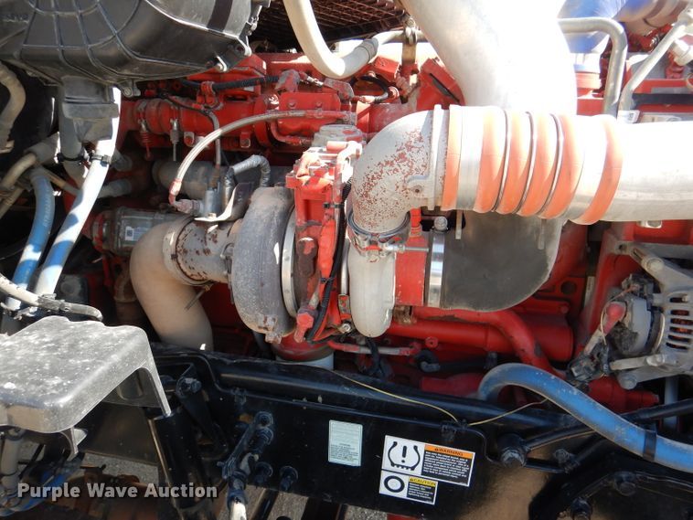 image for item DL2763 2015 Peterbilt 579  semi truck