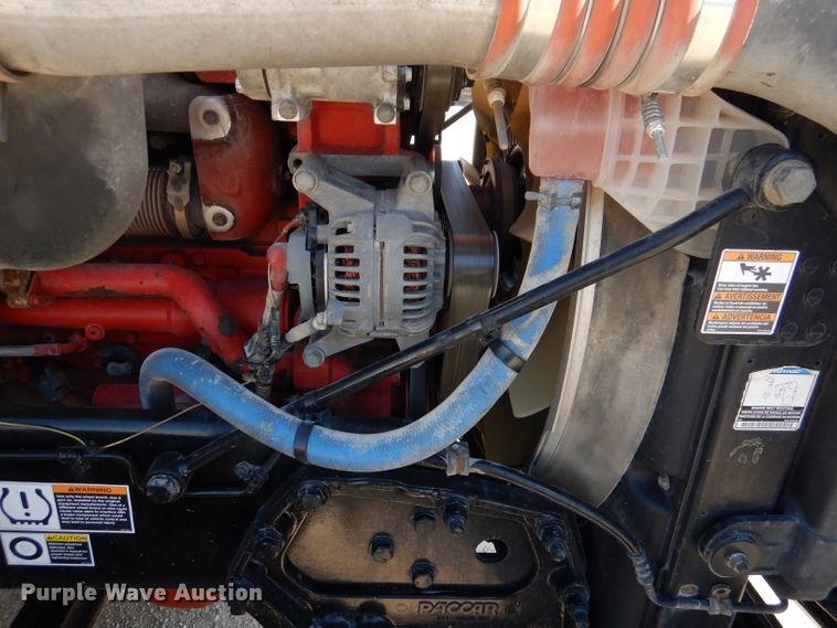 image for item DL2763 2015 Peterbilt 579  semi truck