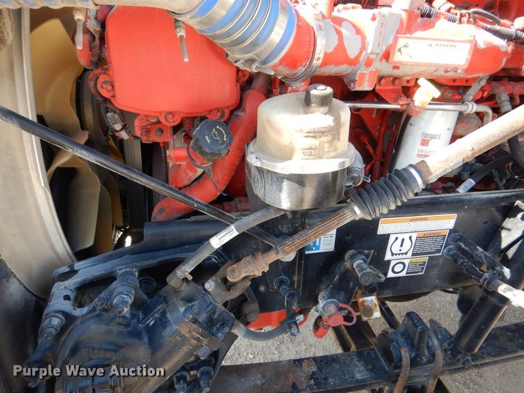 image for item DL2763 2015 Peterbilt 579  semi truck