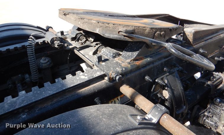 image for item DL2763 2015 Peterbilt 579  semi truck