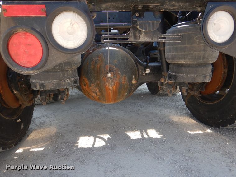 image for item DL2763 2015 Peterbilt 579  semi truck