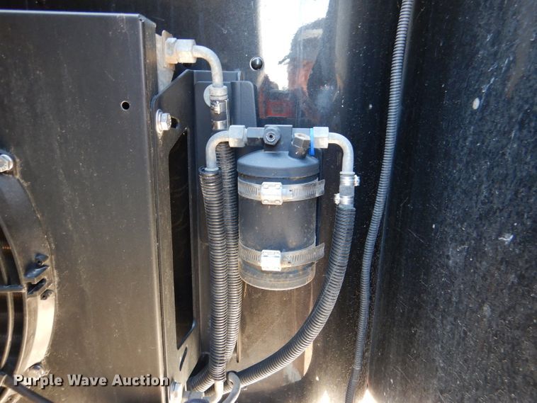 image for item DL2763 2015 Peterbilt 579  semi truck