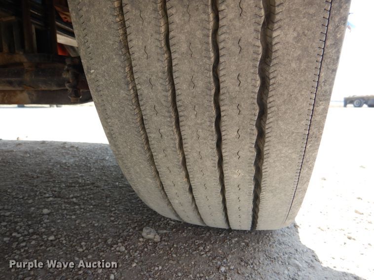 image for item DL2763 2015 Peterbilt 579  semi truck