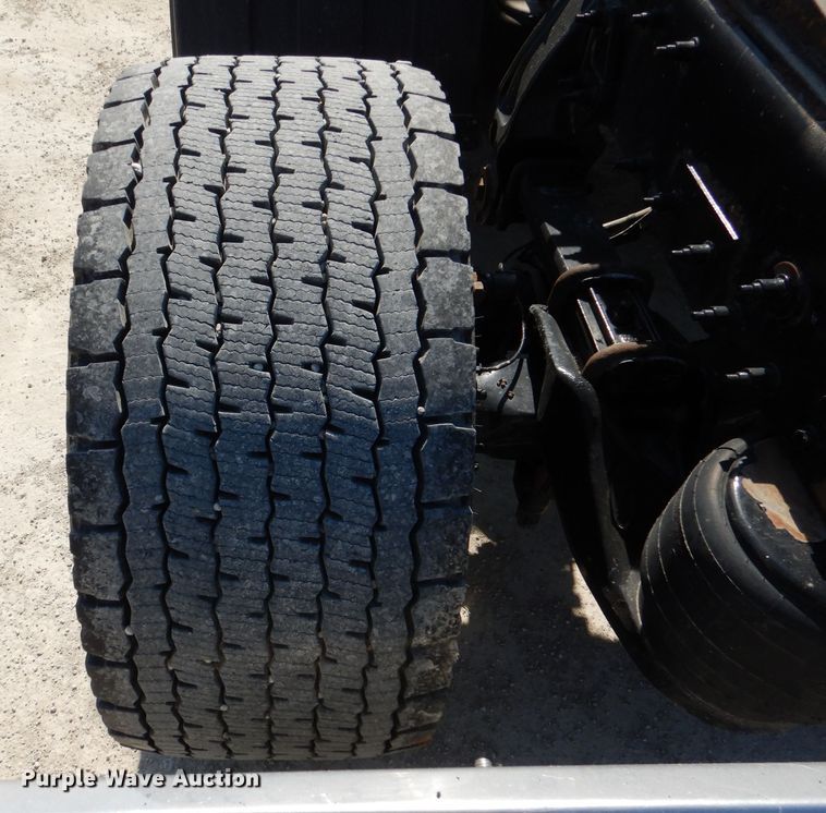 image for item DL2763 2015 Peterbilt 579  semi truck