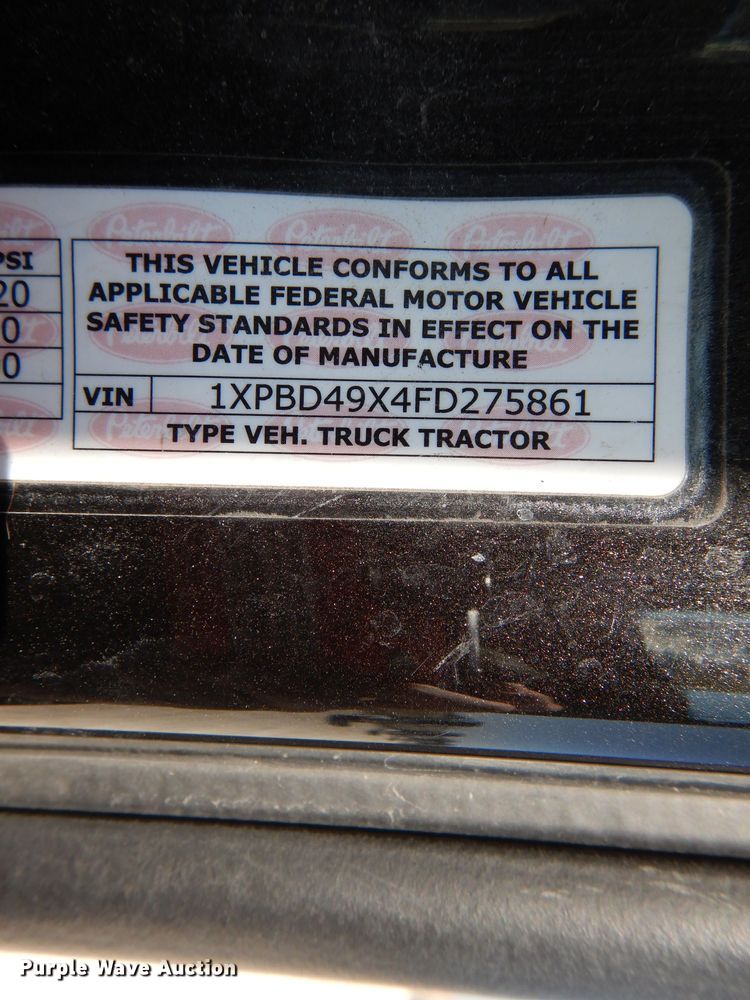 image for item DL2763 2015 Peterbilt 579  semi truck