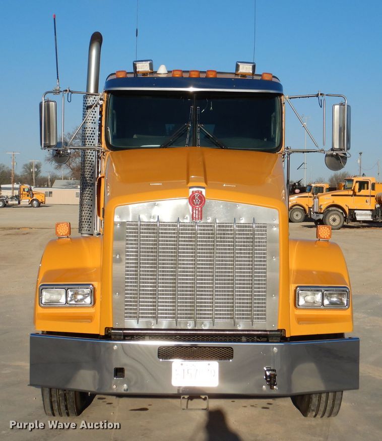 image for item DL4939 2012 Kenworth T800  semi truck