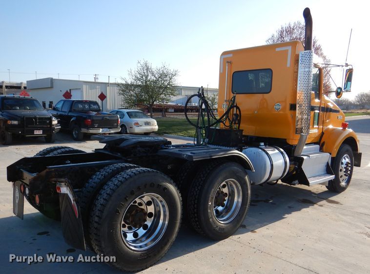 image for item DL4939 2012 Kenworth T800  semi truck