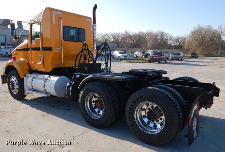 image for item DL4939 2012 Kenworth T800  semi truck