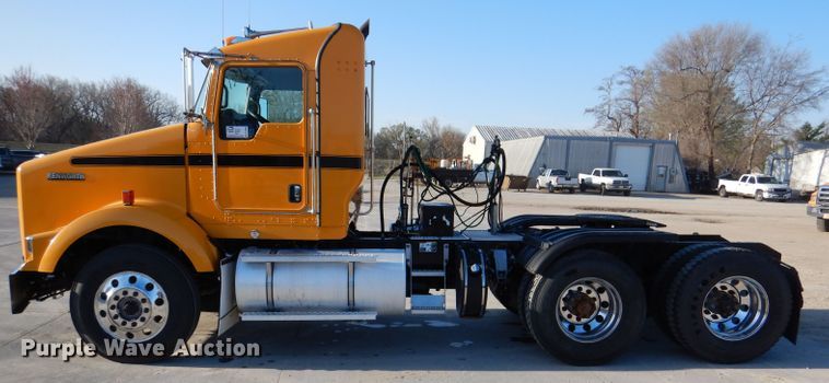 image for item DL4939 2012 Kenworth T800  semi truck