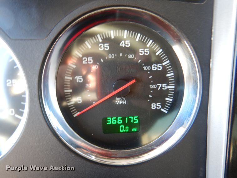 image for item DL4939 2012 Kenworth T800  semi truck