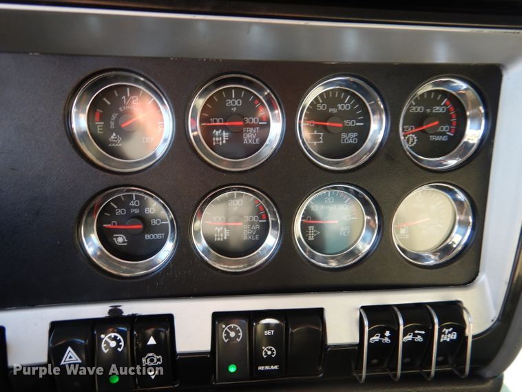 image for item DL4939 2012 Kenworth T800  semi truck