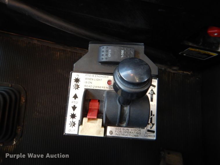 image for item DL4939 2012 Kenworth T800  semi truck