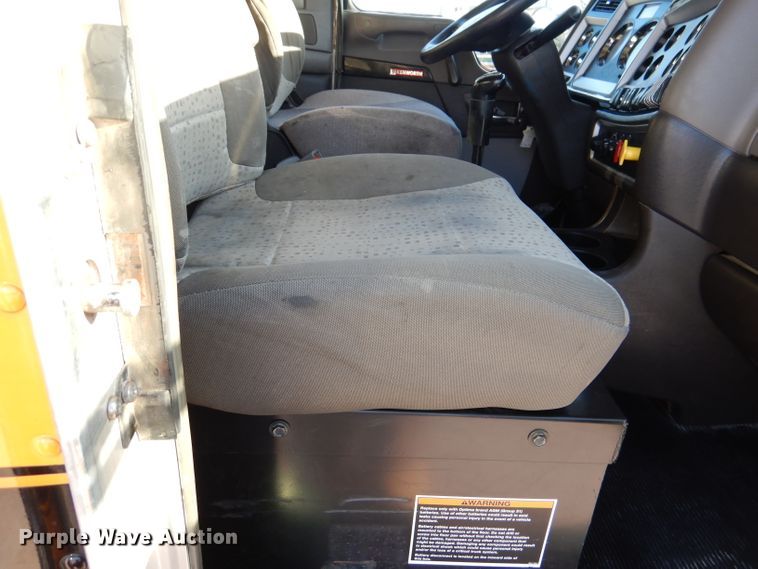 image for item DL4939 2012 Kenworth T800  semi truck